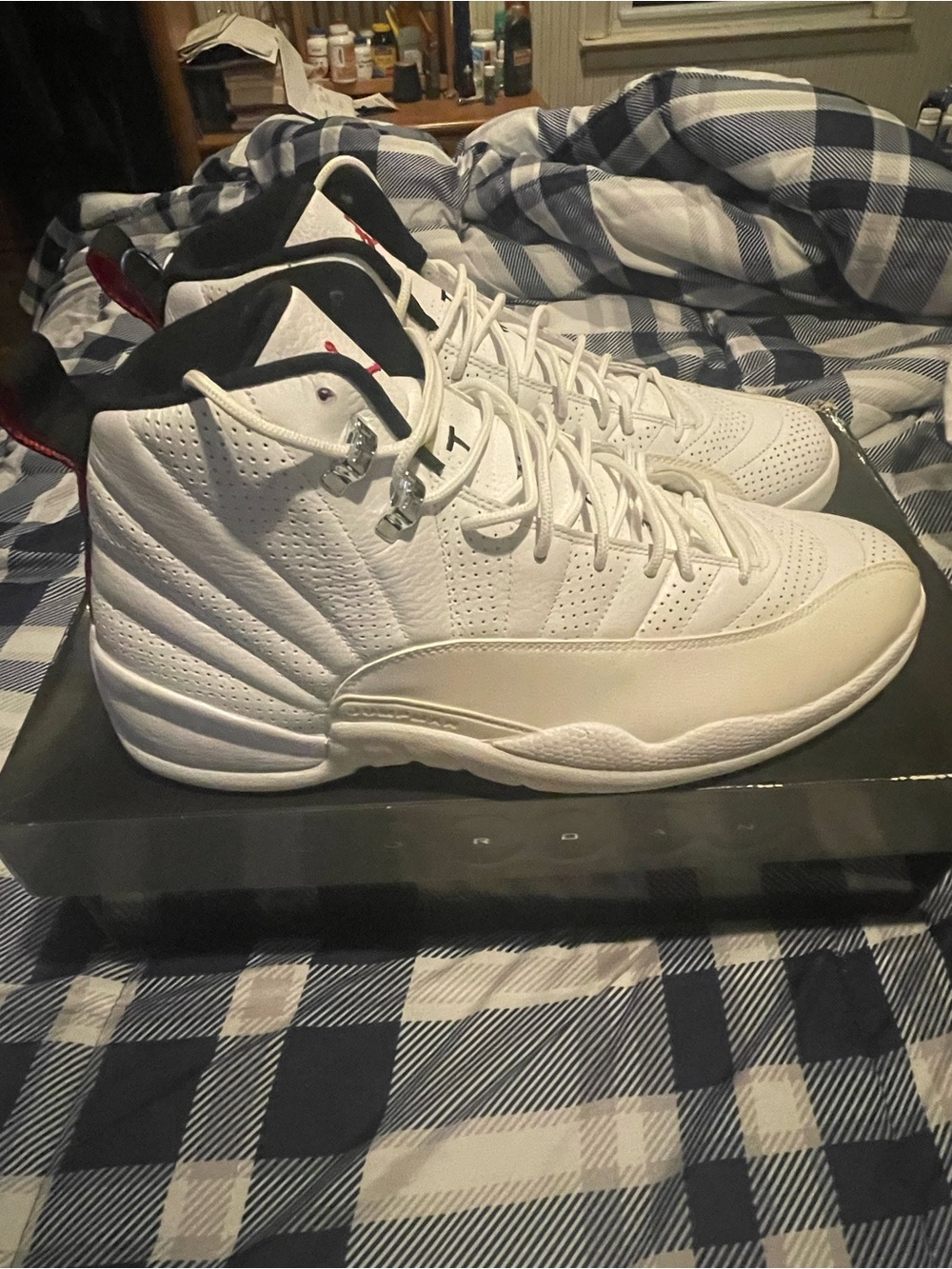 Nike Men’s Air Jordan 12 Rising Sun 2009 Size 12 Deadstock - Picture 3 of 11
